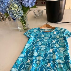 Lilly Pulitzer XS short sleeve  Blue and White top cotton w stretch